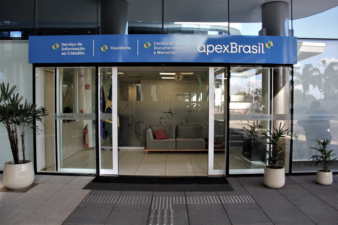 fachada da ApexBrasil de portas abertas